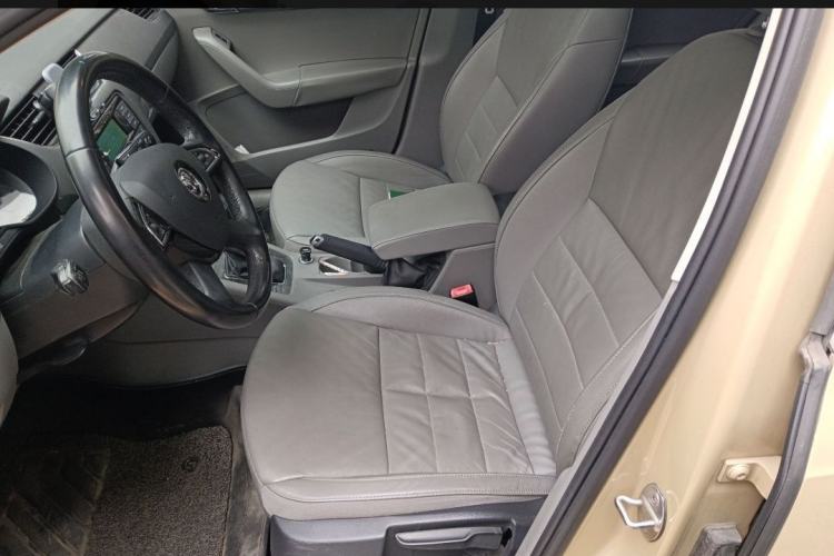 Used Skoda Octavia 2015 1.6L Automatic Yijun Edition Interior 3