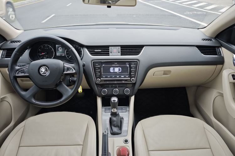 Used Skoda Octavia 2015 1.6L Automatic Yijie Edition Interior 4