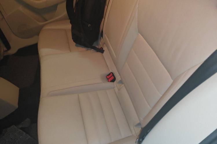 Used Skoda Octavia 2015 1.6L Automatic Yijun Edition Interior 4