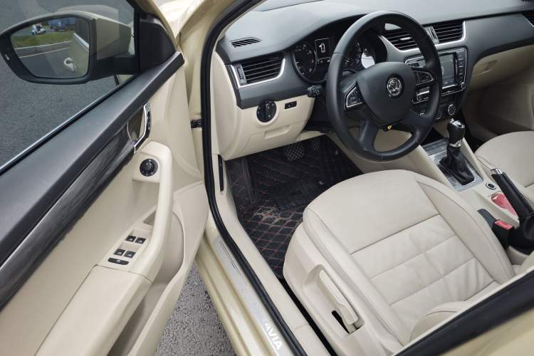 Used Skoda Octavia 2015 1.6L Automatic Yijie Edition Left Front Seat