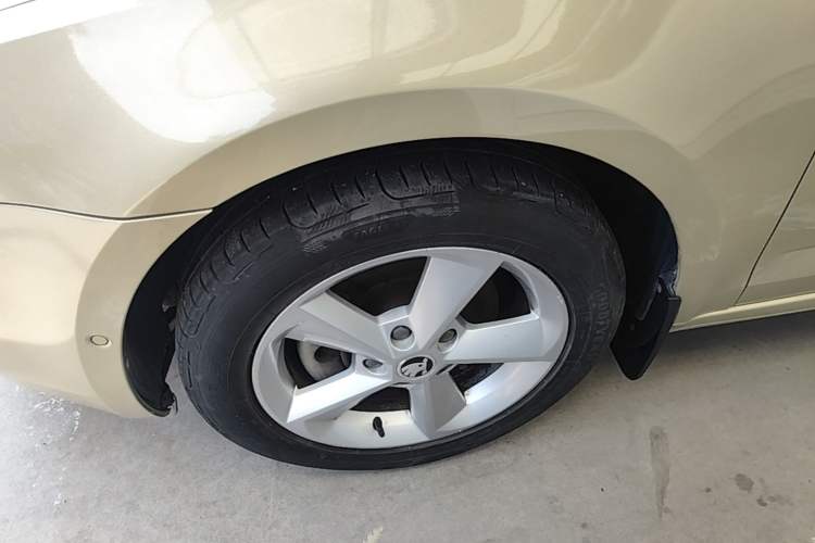 Used Skoda Octavia 2015 1.6L Automatic Yijun Edition Left Front Wheel Hub
