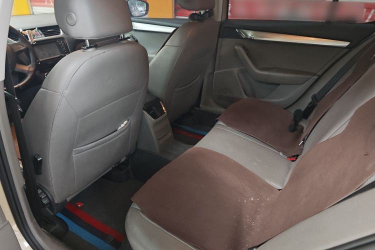 Used Skoda Octavia 2015 1.6L Automatic Yijie Edition Left Rear Seat