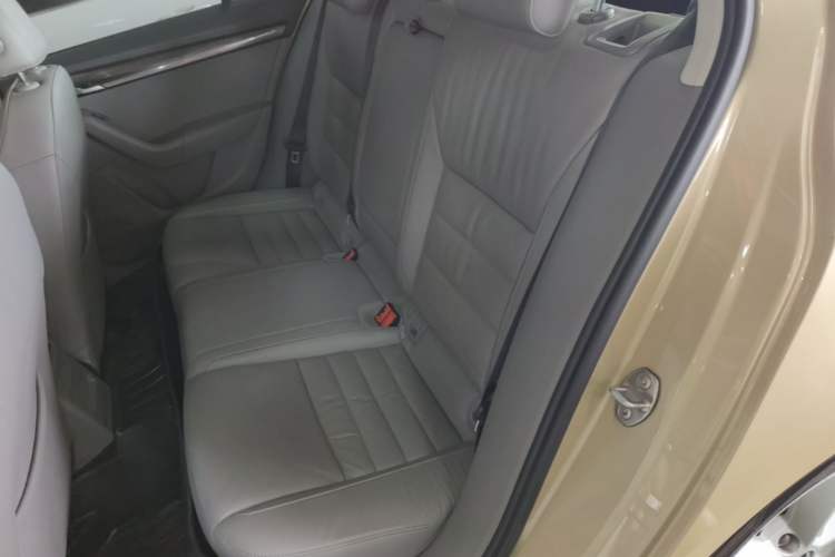 Used Skoda Octavia 2015 1.6L Automatic Yijun Edition Left Rear Seat