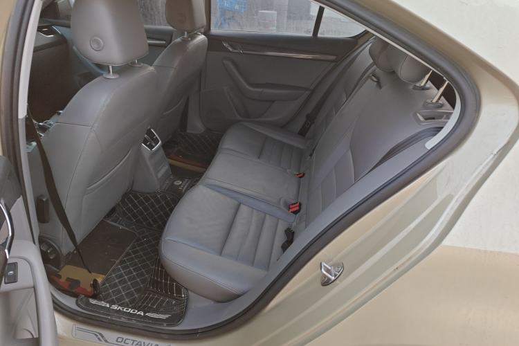Used Skoda Octavia 2015 1.6L Manual Yijun Edition Left Rear Seat