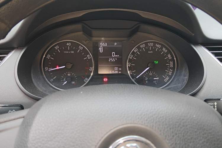 Used Skoda Octavia 2015 1.6L Automatic Eado Edition Odometer Close Up