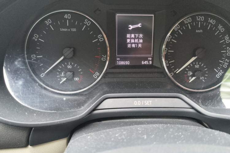 Used Skoda Octavia 2015 1.4TSI DSG Elegance Edition Odometer Close Up