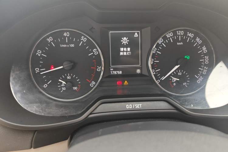 Used Skoda Octavia 2015 1.4TSI DSG Yijun Edition Odometer Close Up
