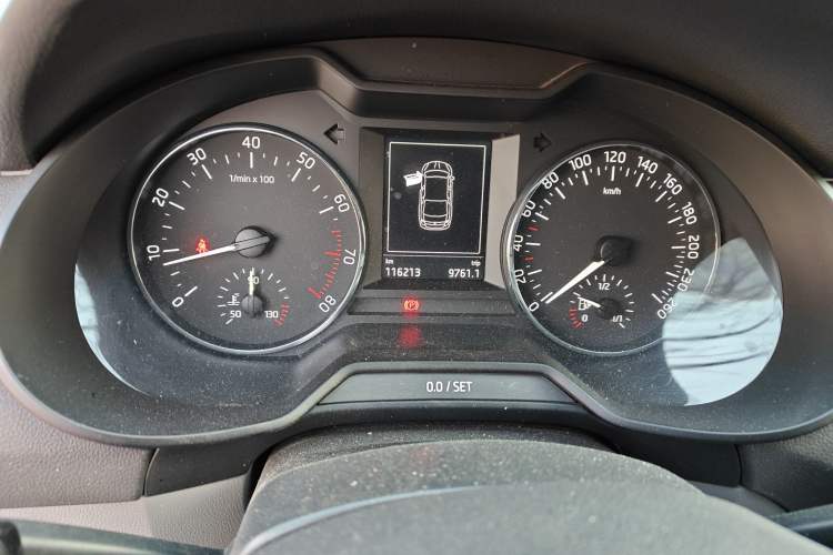 Used Skoda Octavia 2015 1.6L Manual Yijun Edition Odometer Close Up