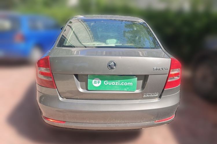 Used Skoda Octavia 2015 Classic Model 1.6L Manual Yijie Edition Rear