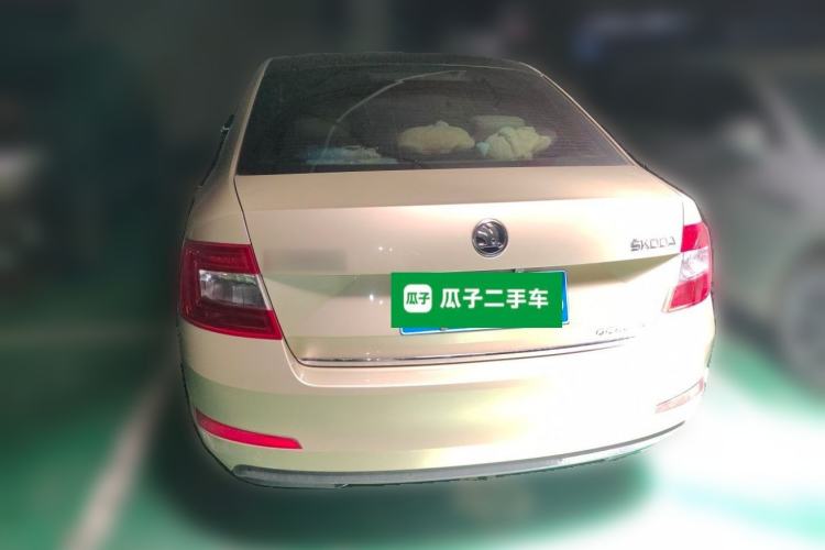 Used Skoda Octavia 2015 1.6L Automatic Yijie Edition Rear