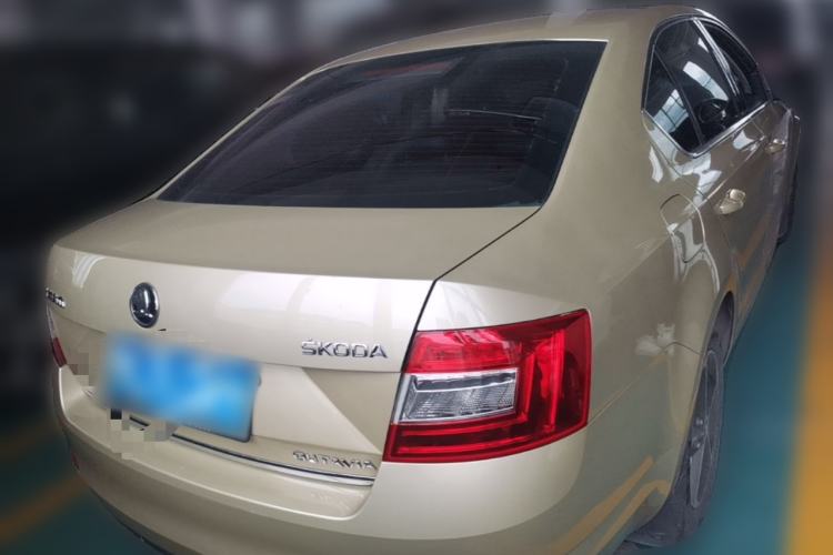 Used Skoda Octavia 2015 1.6L Automatic Yijun Edition Rear