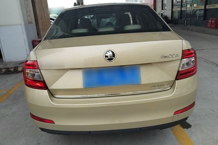 Used Skoda Octavia 2015 1.6L Automatic Yijie Edition Rear