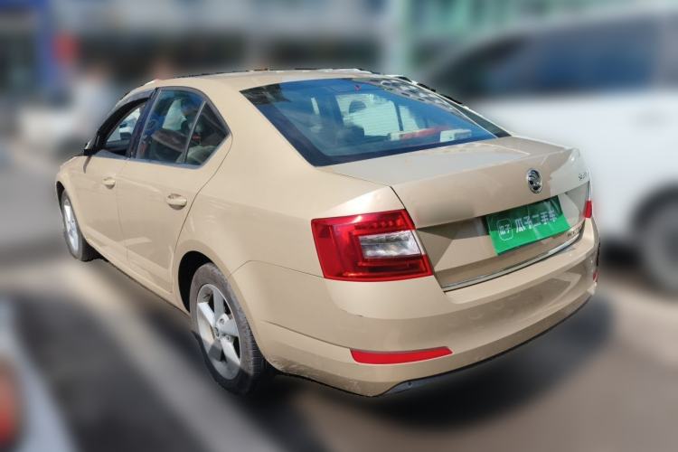 Used Skoda Octavia 2015 1.6L Automatic Yijun Edition Rear Left 45 Deg