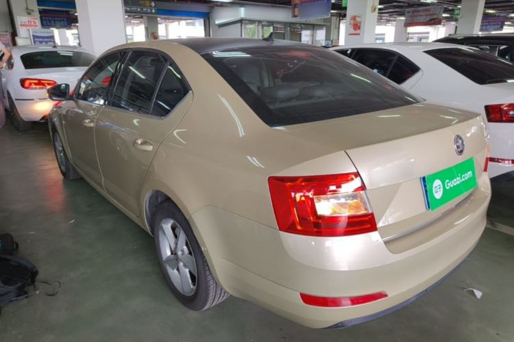 Used Skoda Octavia 2015 1.6L Automatic Yijun Edition Rear Left 45 Deg