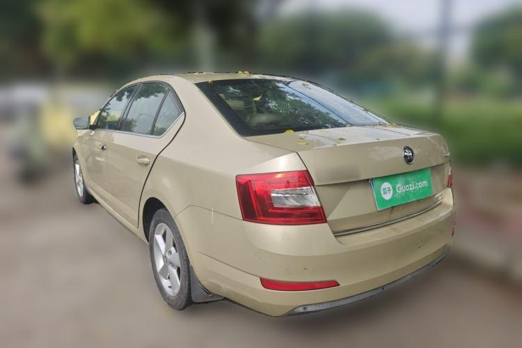 Used Skoda Octavia 2015 1.6L Automatic Yijun Edition Rear Left 45 Deg