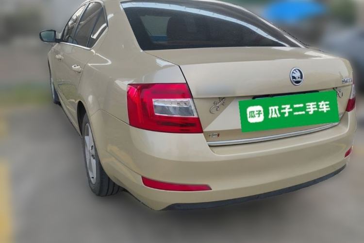 Used Skoda Octavia 2015 1.4TSI DSG Yijun Edition Rear Left 45 Deg