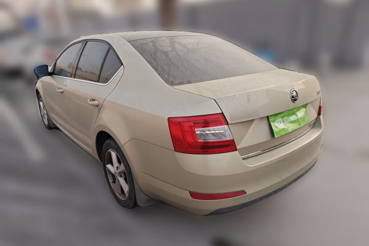 Used Skoda Octavia 2015 1.6L Manual Yijun Edition Rear Left 45 Deg