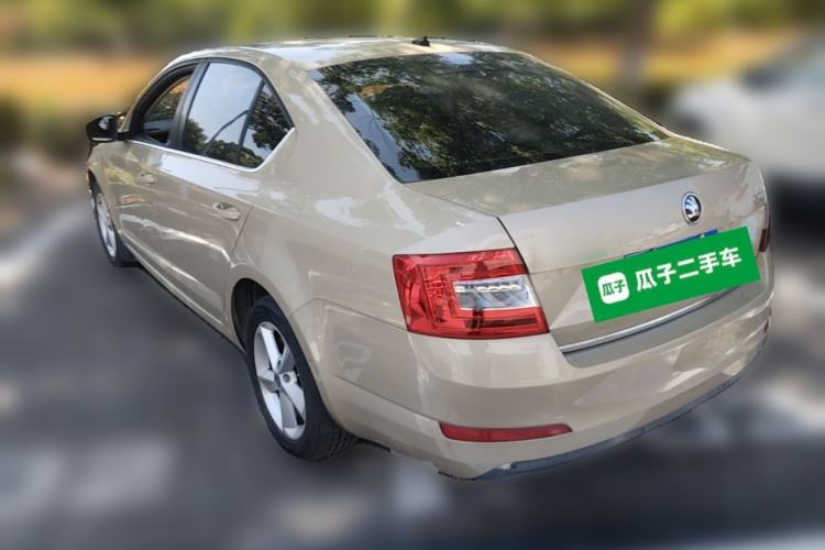 Used Skoda Octavia 2015 1.6L Automatic Yijun Edition Rear Left 45 Deg
