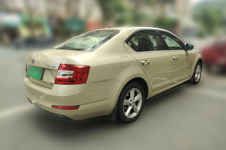 Used Skoda Octavia 2015 1.6L Manual Yijie Edition Rear Right 45 Deg