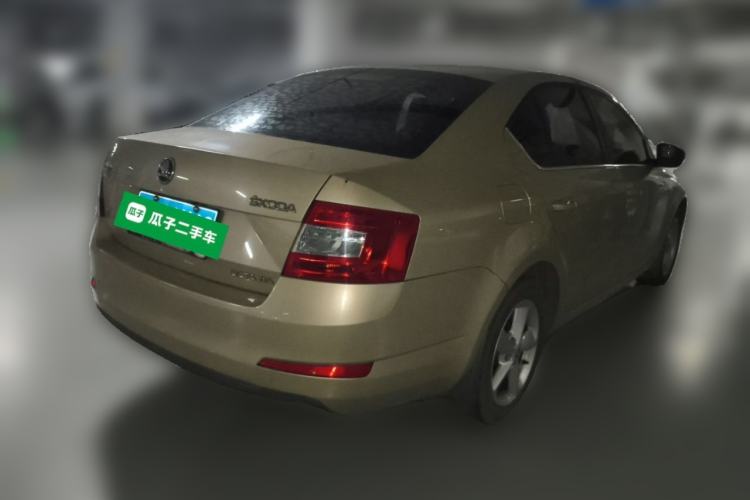 Used Skoda Octavia 2015 1.6L Automatic Yijie Edition Rear Right 45 Deg