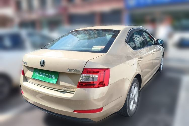 Used Skoda Octavia 2015 1.6L Automatic Yijun Edition Rear Right 45 Deg
