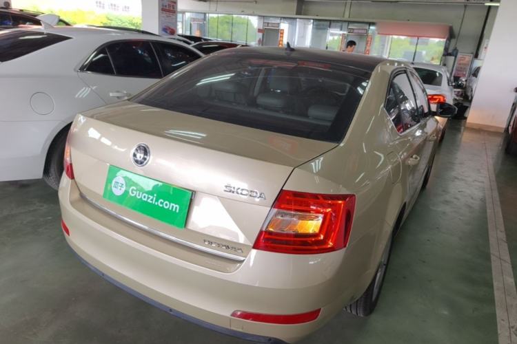 Used Skoda Octavia 2015 1.6L Automatic Yijun Edition Rear Right 45 Deg