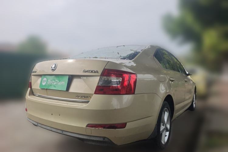 Used Skoda Octavia 2015 1.6L Automatic Yijun Edition Rear Right 45 Deg