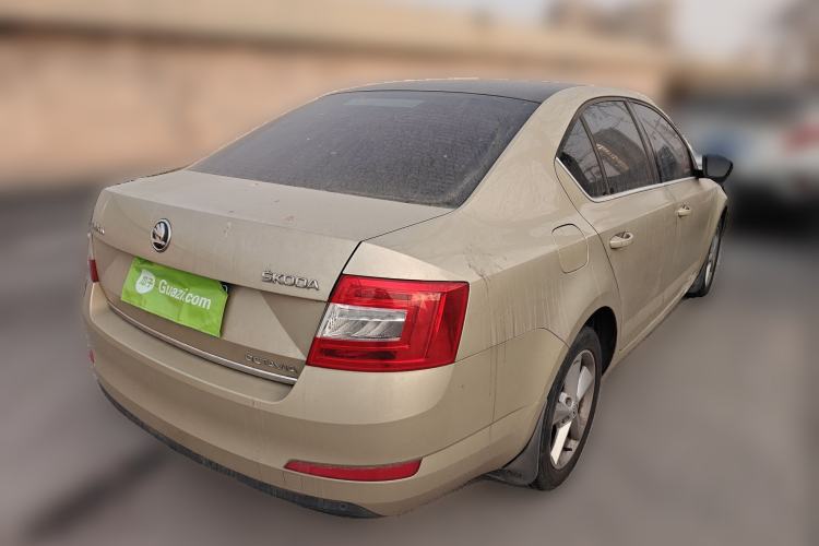 Used Skoda Octavia 2015 1.6L Manual Yijun Edition Rear Right 45 Deg