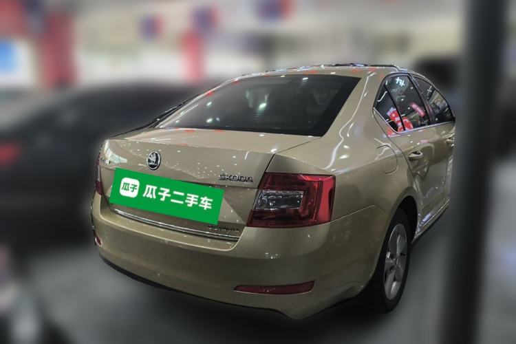 Used Skoda Octavia 2015 1.4TSI DSG Yijun Edition Rear Right 45 Deg