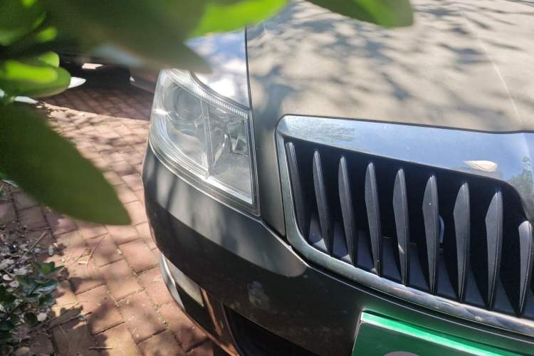 Used Skoda Octavia 2015 Classic Model 1.6L Manual Yijie Edition Right Front Headlight