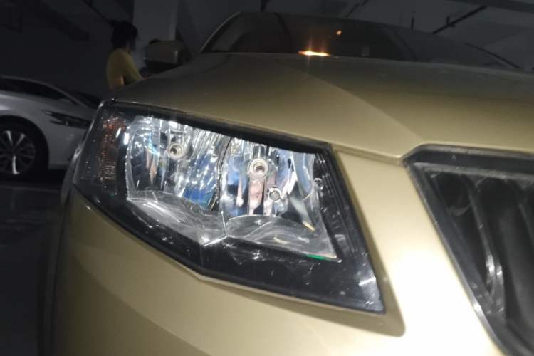 Used Skoda Octavia 2015 1.6L Automatic Yijie Edition Right Front Headlight
