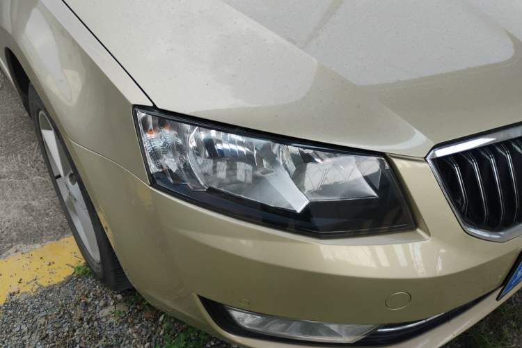 Used Skoda Octavia 2015 1.4TSI DSG Yijun Edition Right Front Headlight