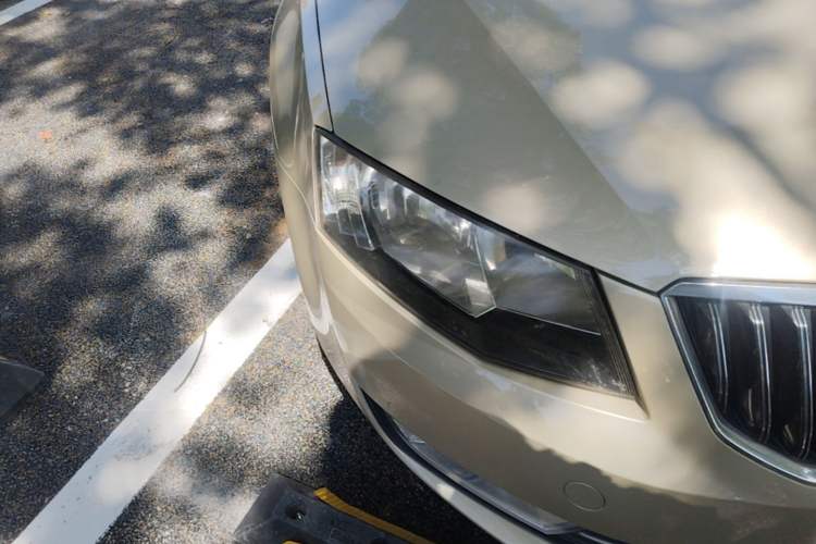Used Skoda Octavia 2015 1.6L Automatic Yijun Edition Right Front Headlight