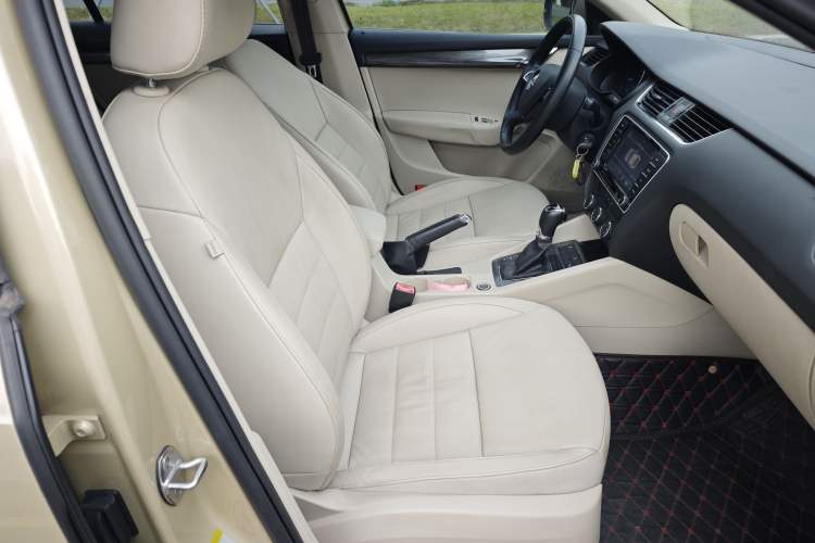Used Skoda Octavia 2015 1.6L Automatic Yijie Edition Right Front Seat