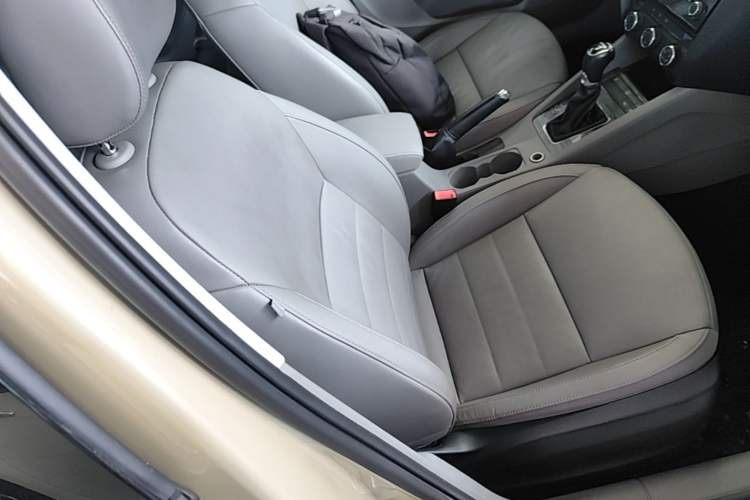 Used Skoda Octavia 2015 1.6L Automatic Yijun Edition Right Front Seat