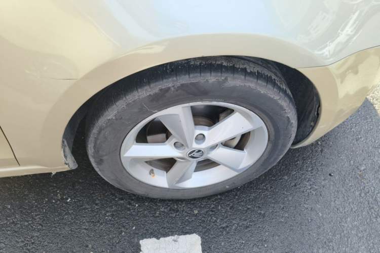Used Skoda Octavia 2015 1.6L Automatic Yijun Edition Right Front Wheel Hub