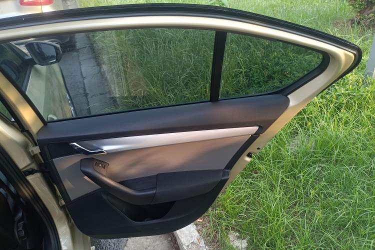 Used Skoda Octavia 2015 1.6L Automatic Eado Edition Right Rear Door Interior