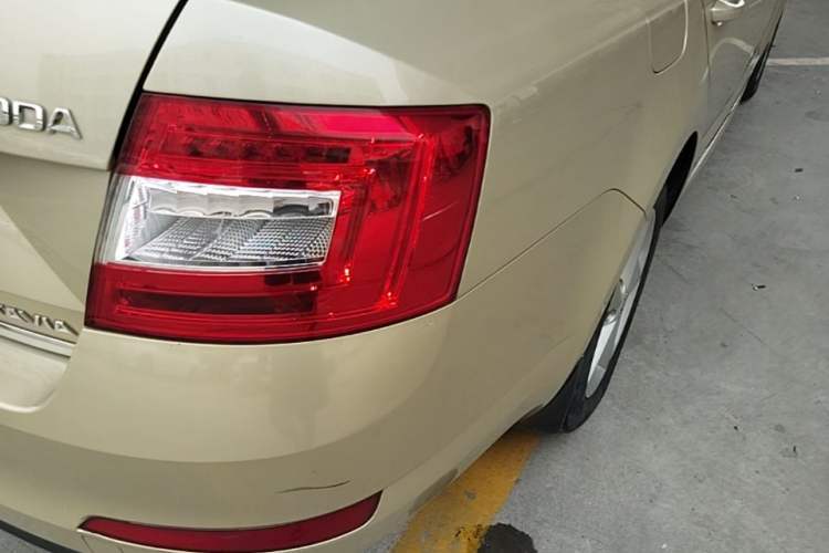 Used Skoda Octavia 2015 1.6L Automatic Yijie Edition Right Rear Taillight