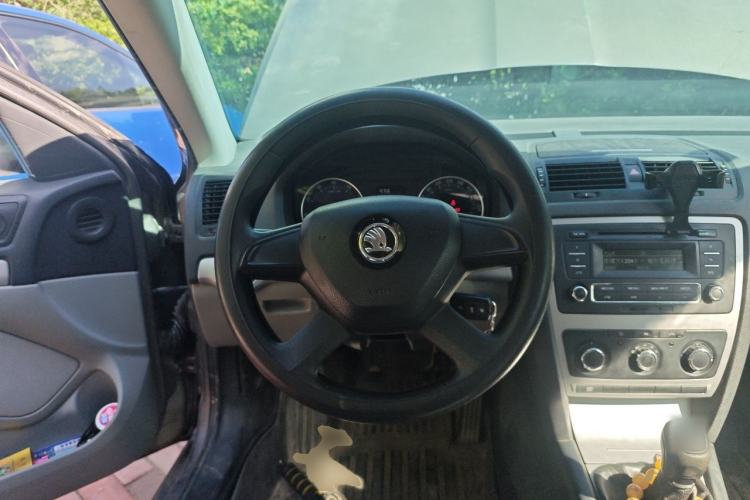 Used Skoda Octavia 2015 Classic Model 1.6L Manual Yijie Edition Steering Wheel