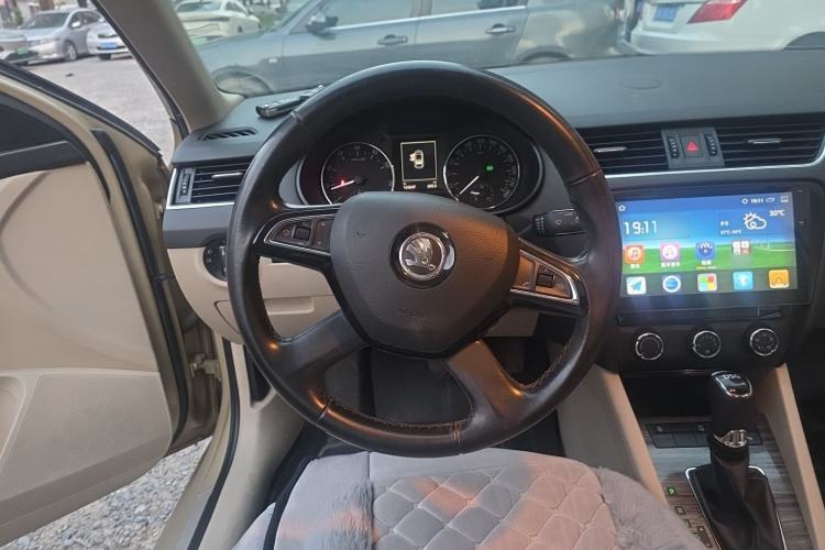 Used Skoda Octavia 2015 1.4TSI DSG Yijun Edition Steering Wheel