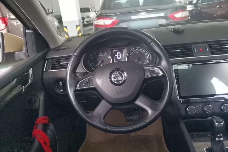 Used Skoda Octavia 2015 1.6L Automatic Yijun Edition Steering Wheel