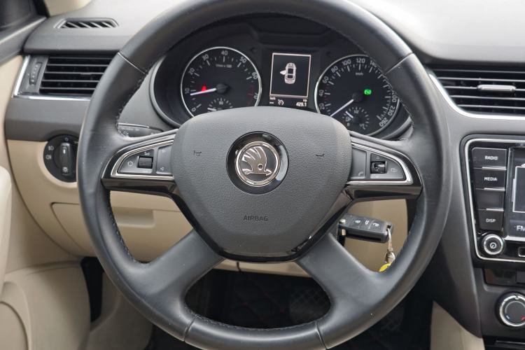 Used Skoda Octavia 2015 1.6L Automatic Yijie Edition Steering Wheel