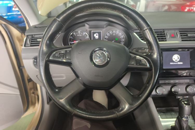 Used Skoda Octavia 2015 1.6L Automatic Yijun Edition Steering Wheel