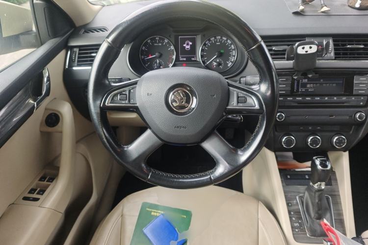 Used Skoda Octavia 2015 1.6L Automatic Yijun Edition Steering Wheel