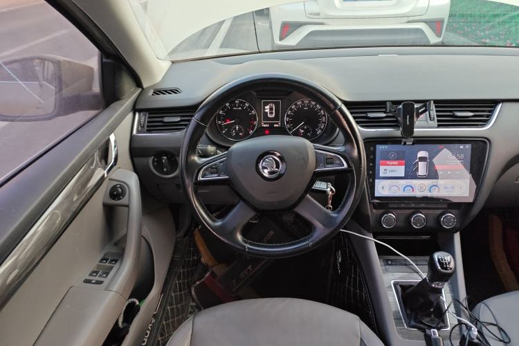 Used Skoda Octavia 2015 1.6L Manual Yijun Edition Steering Wheel