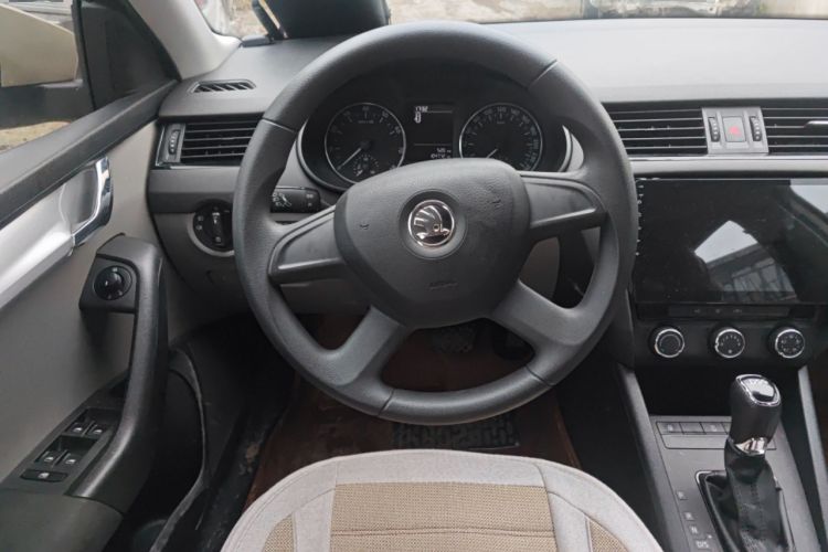 Used Skoda Octavia 2015 1.4TSI DSG Eado Edition Steering Wheel