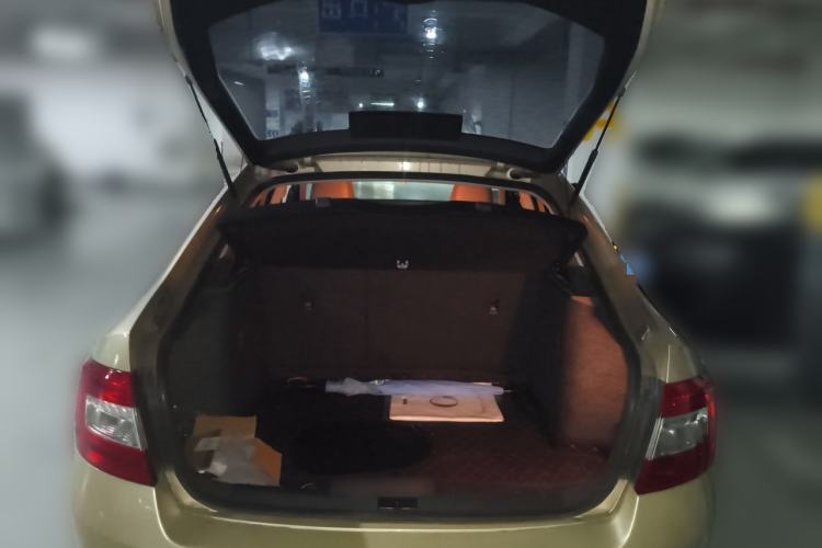 Used Skoda Octavia 2015 1.6L Automatic Yijie Edition Trunk