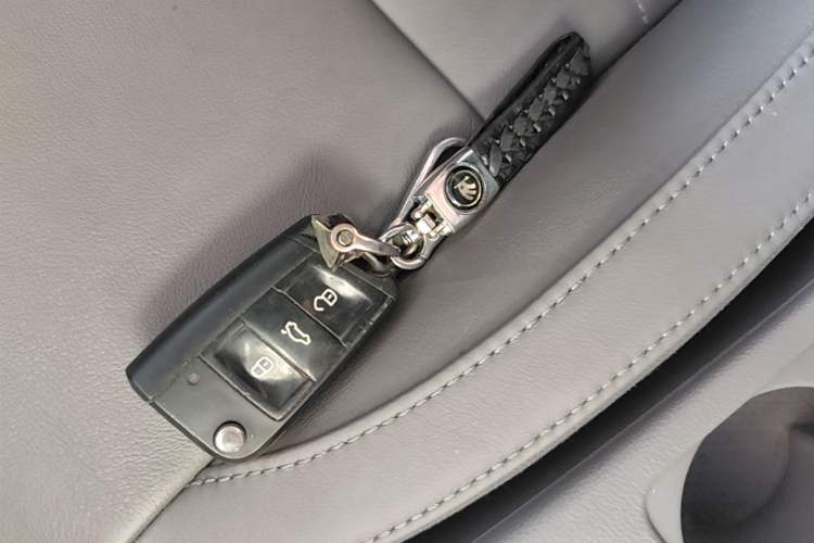 Used Skoda Octavia 2015 1.6L Automatic Yijun Edition Vehicle Key