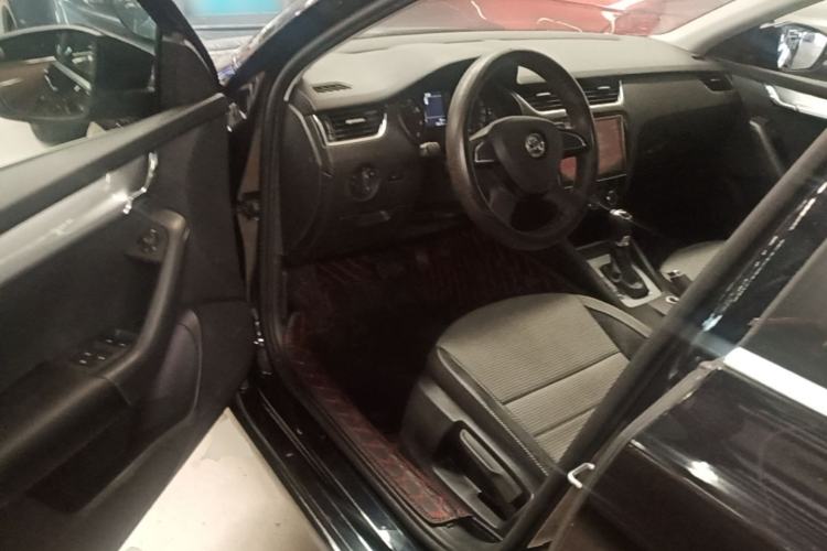 Used Skoda Octavia 2016 1.6L Automatic Chuanxing Edition Driver Seat