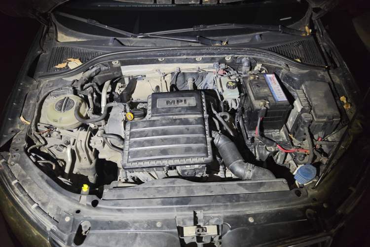 Used Skoda Octavia 2016 1.6L Automatic Chuanxing Edition Engine Bay